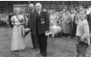 1955 wurde die Vereinsfahne angeschaft und am 19. Mai von Pfarrer Heinrich Keupp und 1. Gausch�tzenmeister Max Birkner geweiht. Fahnenpatin war Wally Matz.